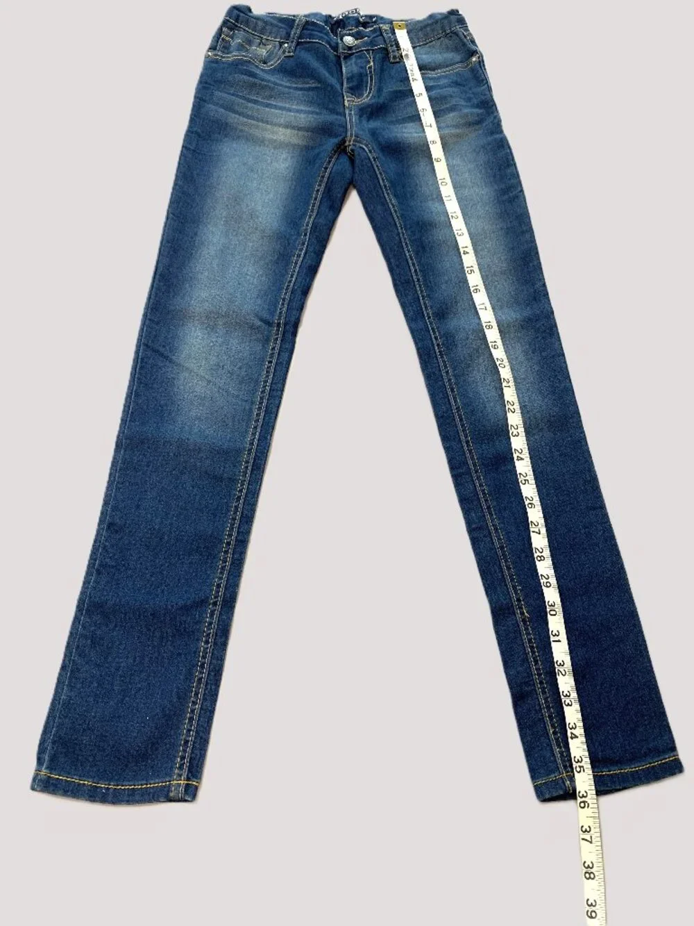 3 Piece Kids Bundle. Vigoss Jeans Stretchy. Short Sleeve Grapich Tees Size 12